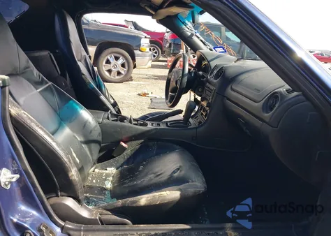 2003 Mazda Mx-5 Miata Cloth/Ls/Se/Shinsen z USA, uszkodzony, nr VIN JM1NB353730300742